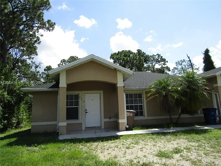 625 Meadow Rd #625 — Photo 1