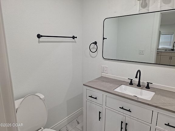 5th image of 203 Skinner St