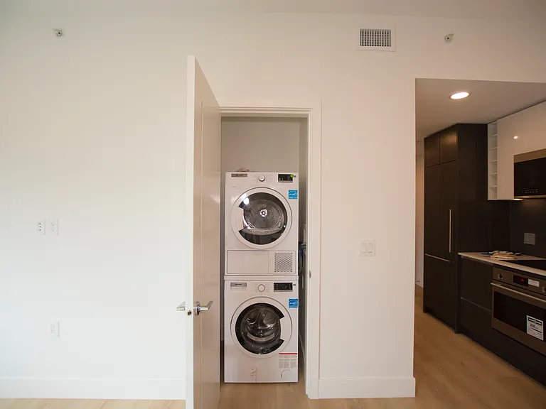 333 Carrall St #406 — Photo 9