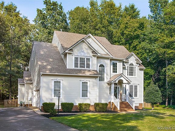 3rd image of 5116 Whitehaven Pl