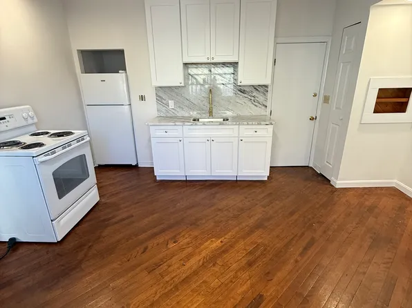 313 Essex St Unit 105, Salem, MA 01970