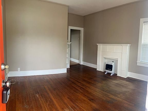4th image of 208-214 Sawyer Ave