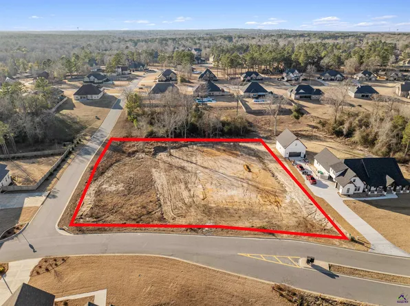 108 Colton Dr, Bonaire, GA 31005