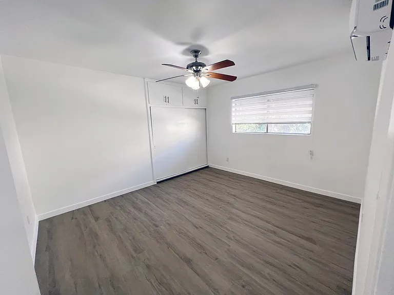 521-523 E Live Oak Ave — Photo 8