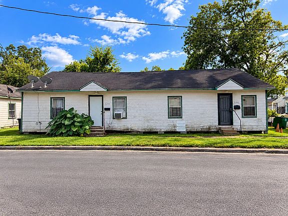 3rd image of 3202 Orange St