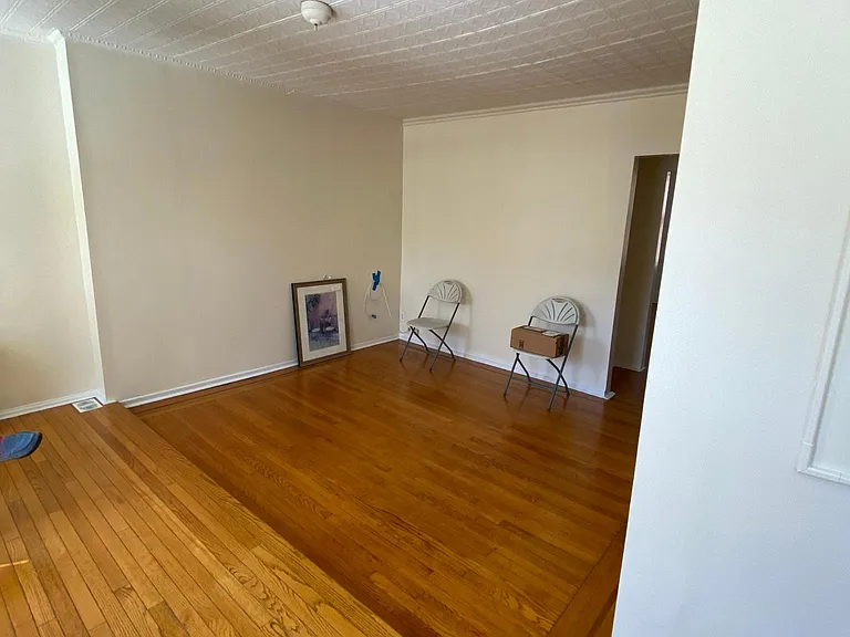 725 Bloomfield St — Photo 3