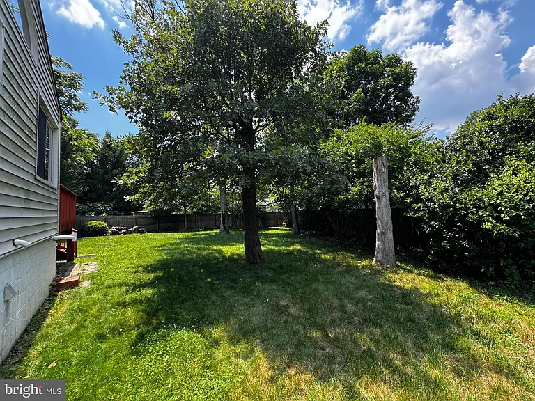 2508 Saint John Pl — Photo 39