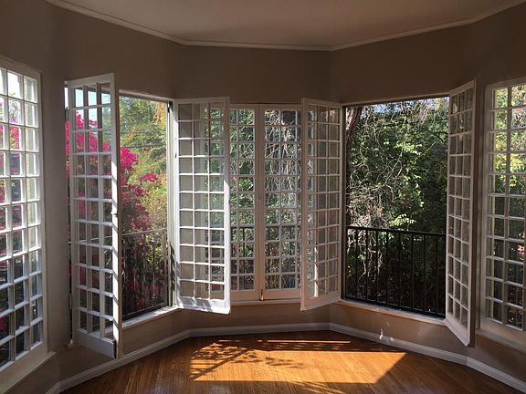 French windows in living/dining area