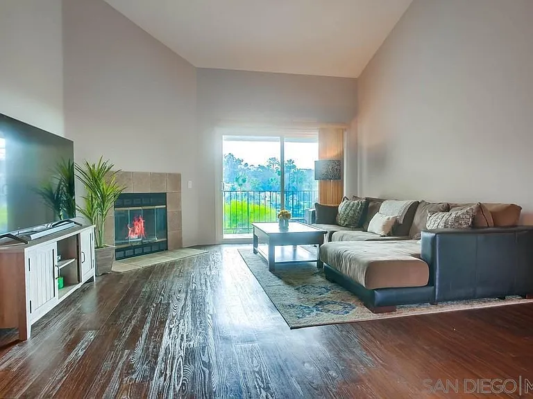 7312 Alta Vis — Photo 3