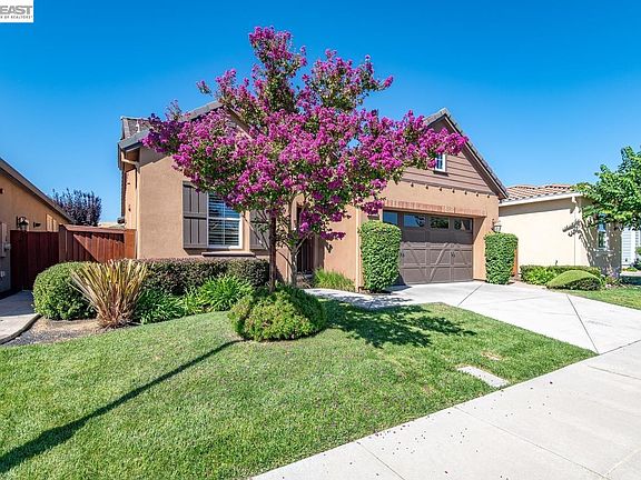 3rd image of 1033 Malbec Ln