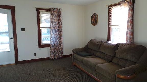 4th image of 1812 Essex Ave
