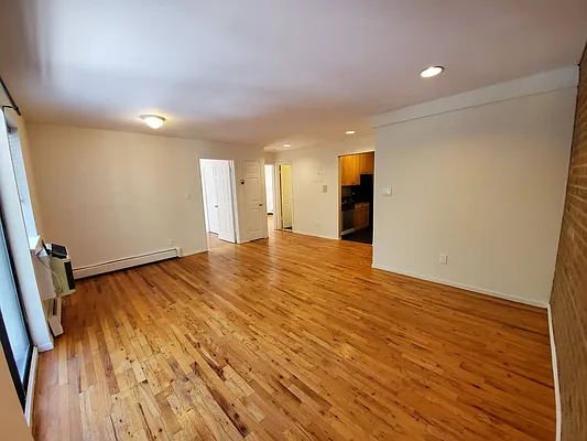 Rented by Bahar Management | media 30