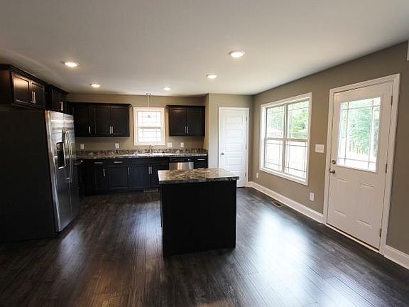 2nd image of 72 Magnolia Pl Lot 72