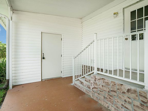 3rd image of 625 Sea Gull Dr