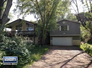 1917 Orchard Ln, McHenry, IL 60050