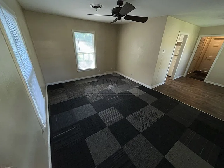 1102 Stewart St — Photo 3