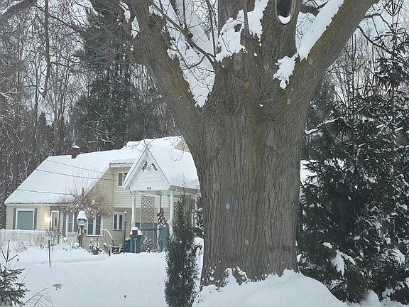 2nd image of 4311 Lake Harbor Rd