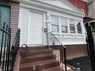 42 Emmet St, Newark, NJ 07114