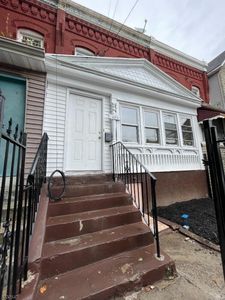 42 Emmet St, Newark, NJ, 07114