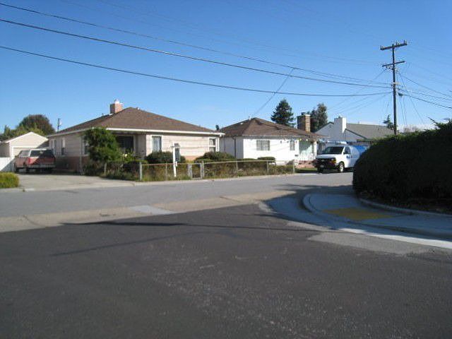 2nd image of 120 Huron Ave