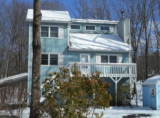 262 High Ridge Rd, Dingmans Ferry, PA 18328