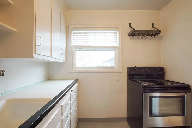 Spacious & Bright Mid-Century w/Hardwood Floors + Pet Friendly! — Photo 1