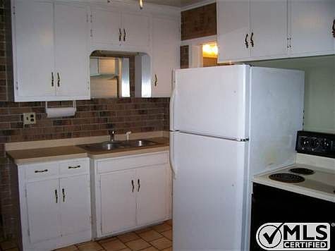 4th image of 140 Hyland St