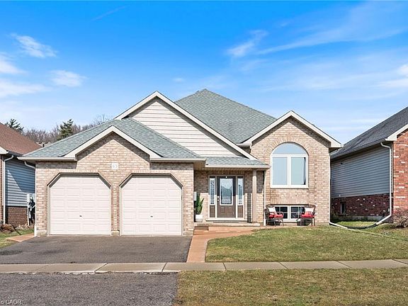 3rd image of 63 Redbud Cres