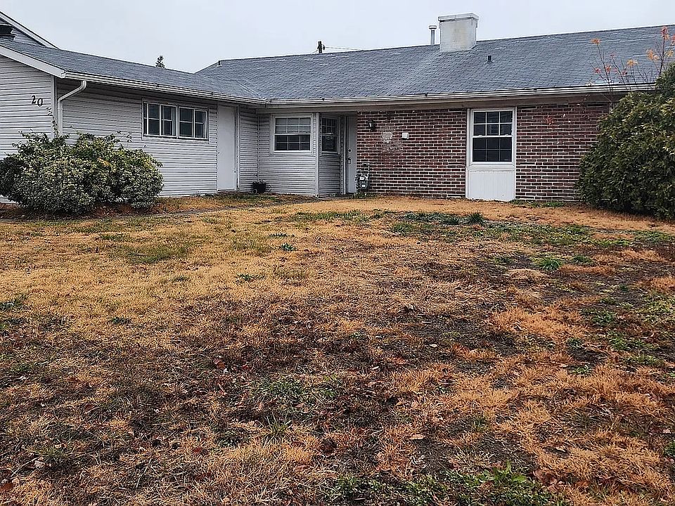 1st image of 20 Sussex Dr #1