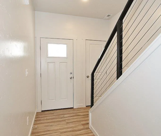 504 S Utah Ave #H — Photo 2