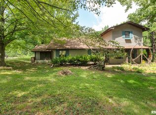 1110 Harmony Ln, Carbondale, IL 62902