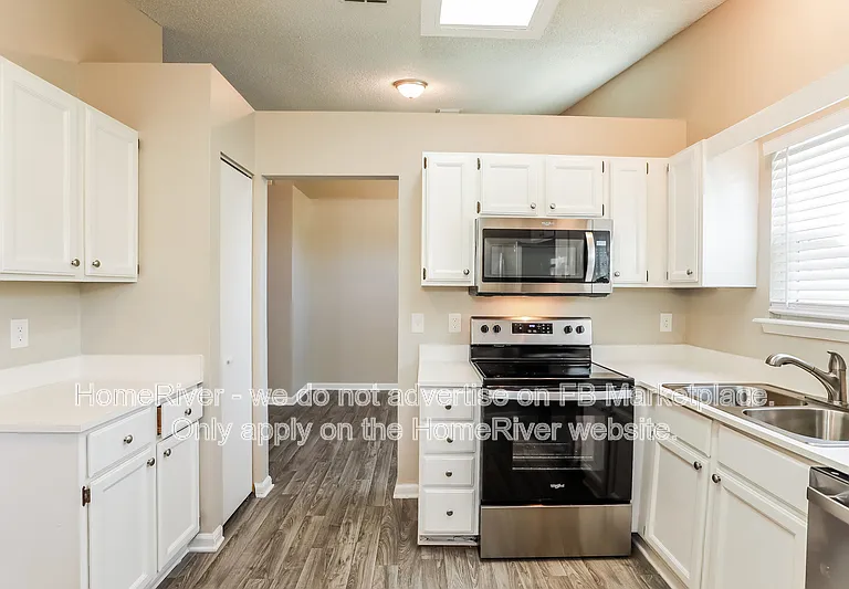 7966 Amandas Crossing Dr E — Photo 7