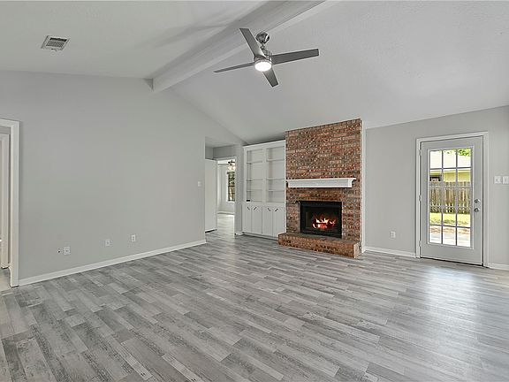 3rd image of 1103 Hardwood Ln