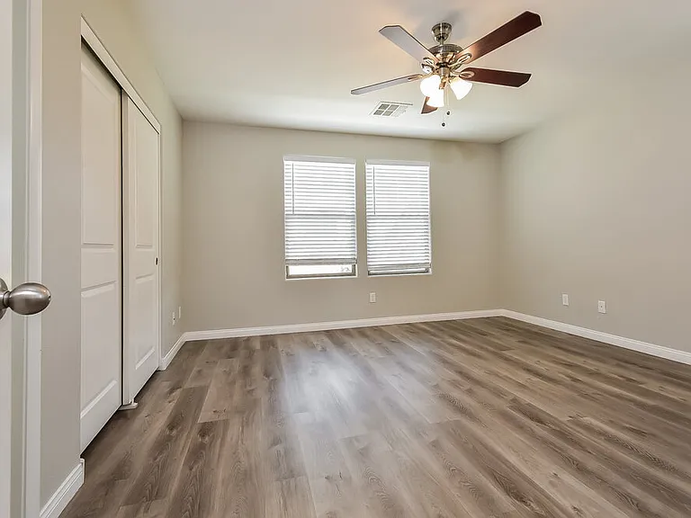 10823 Mystic Shore Ave — Photo 10
