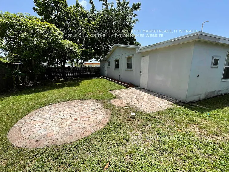 2021 SW 64th Ave — Photo 17