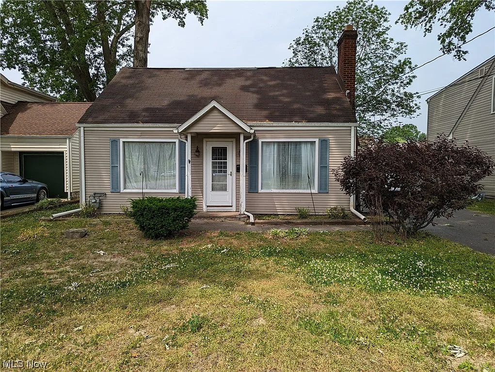 608 Willard Ave SE photo 1