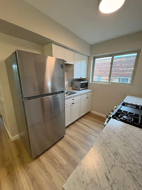 Building Photo - 1877 Losantiville Ave #1