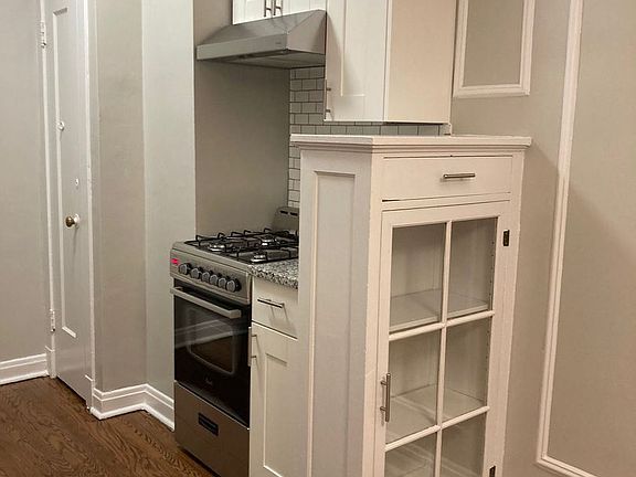 3rd image of 6226 N Clark St APT 2A