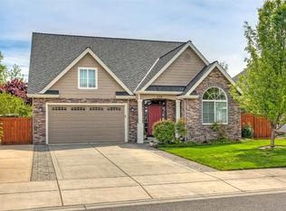 638 Pheasant Creek Dr, Central Point, OR