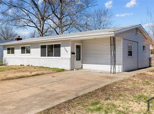 1405 Flicker Dr, Florissant, MO 63031