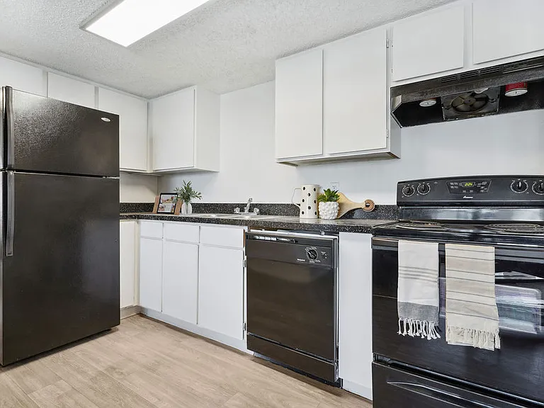 Layton Meadows Apartments — Photo 7