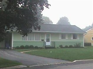 11 Standish Rd, Lockport, NY 14094