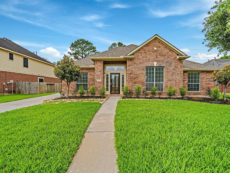 1st image of 15211 Waverly Canyon Ct