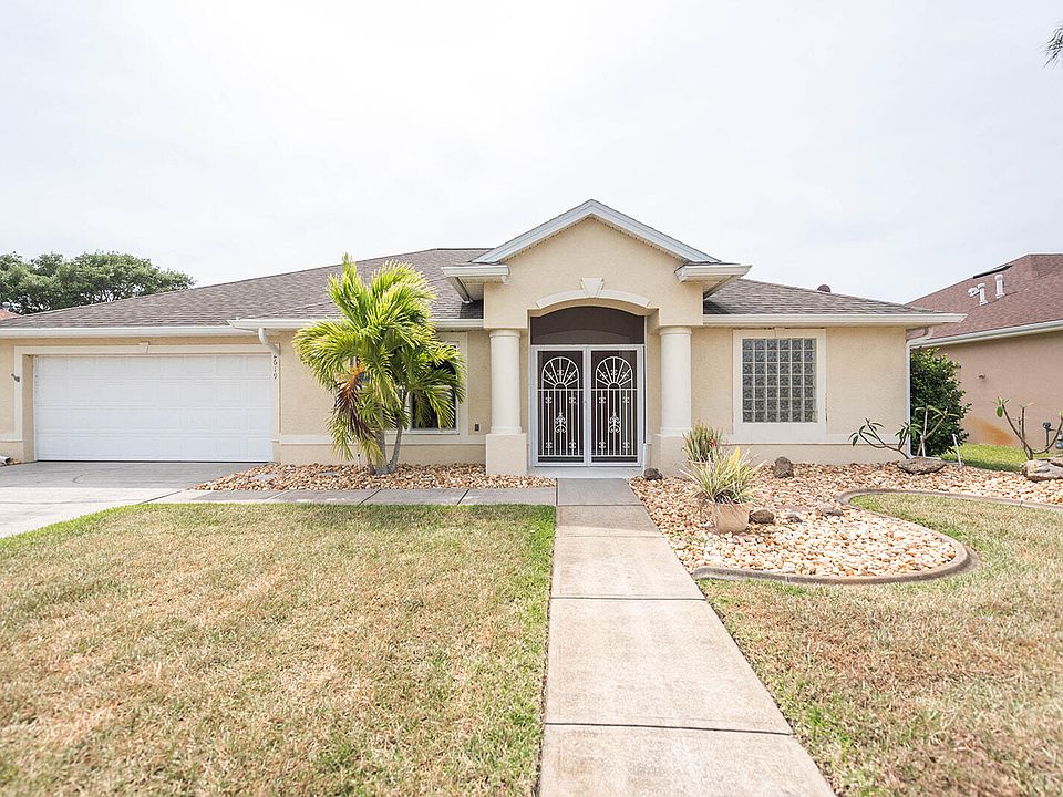 1st image of 2619 Canterbury Cir