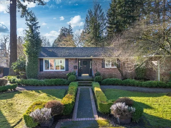 922 E Ave, Lake Oswego, OR 97034