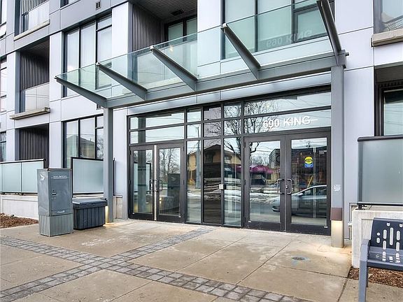 3rd image of 690 King St W #622