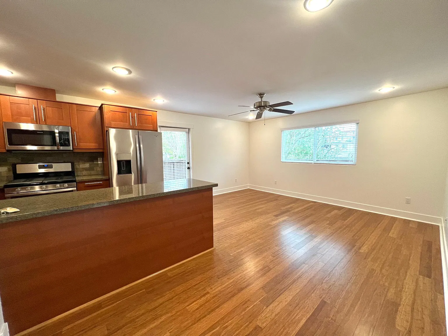 1 bed, 720 sqft, $2,595 — Photo 3