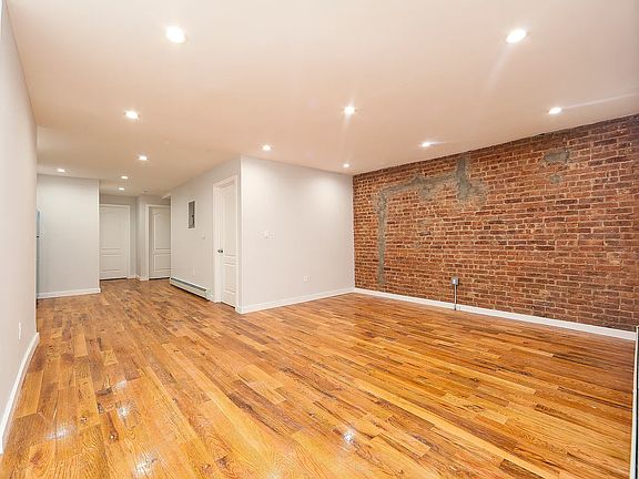 5th image of 902 Bryant Ave
