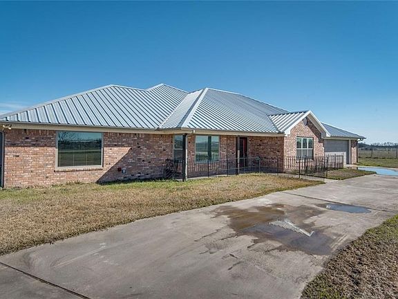 3rd image of 3881 County Road 4415