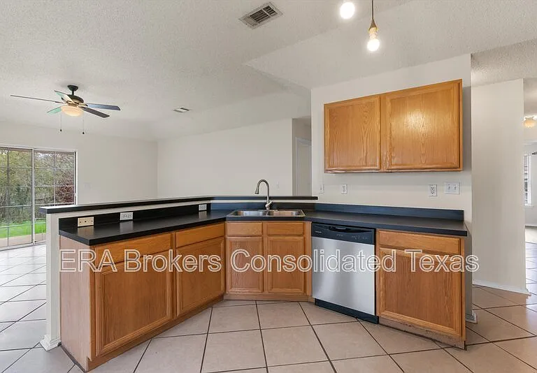 101 Ina Ct — Photo 9